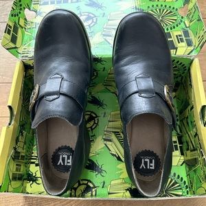 Black leather shoes ‘Fly London’ size 8 (39).
